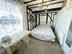 Rectory Road- click for photo gallery